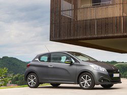 PEUGEOT 208 (2012) BlueHDi 120 S&S 3 porte GT Line