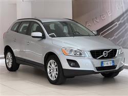 VOLVO XC60 2.4 D5 Momentum