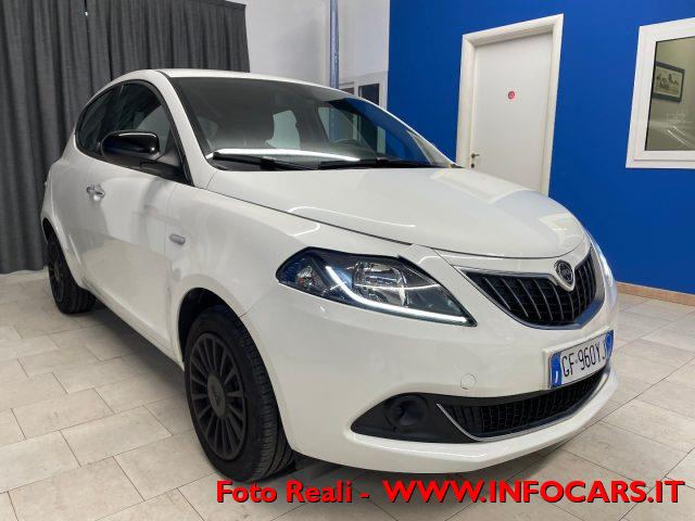 LANCIA YPSILON 1.0 FireFly 5 porte S&S Hybrid Ecochic Silver