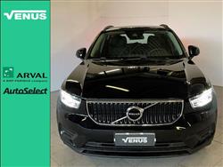 VOLVO XC40 T2 Momentum Core