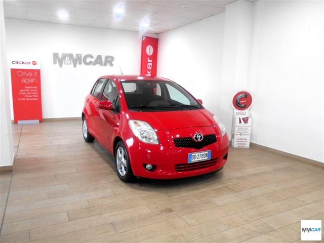 TOYOTA Yaris 1.3 5p. Sol