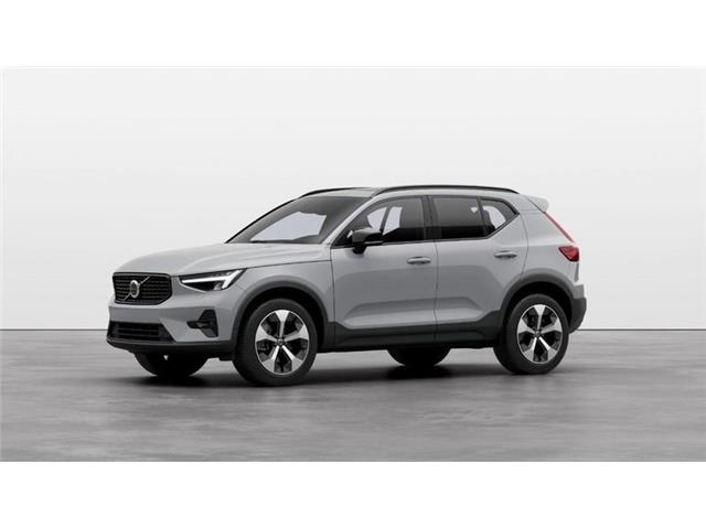 VOLVO XC40 B3 automatico Ultimate Dark