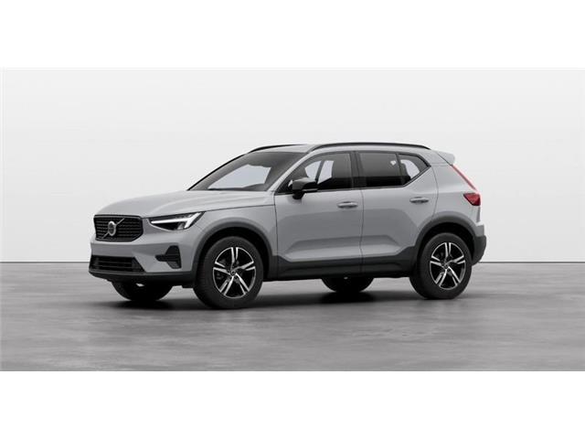 VOLVO XC40 B3 automatico Plus Dark