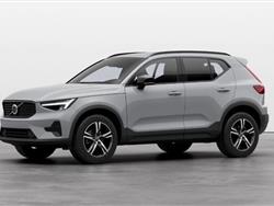 VOLVO XC40 B3 automatico Plus Dark