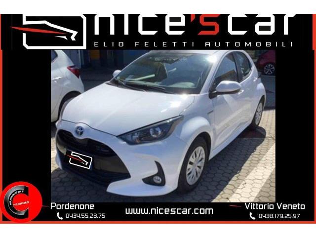 TOYOTA YARIS 1.5 Hybrid 5 porte Business