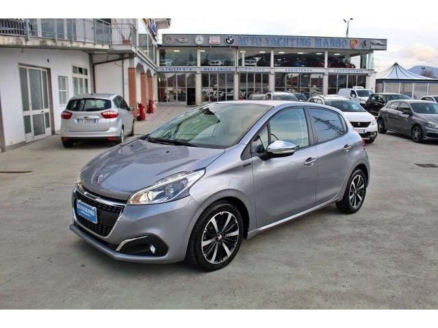 PEUGEOT 208 5p 1.5 bluehdi Signature Garanzia 12 mesi