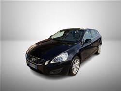 VOLVO V60 (2010) D5 Geartronic Momentum