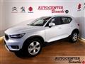 VOLVO XC40 T2 Geartronic Momentum Pro