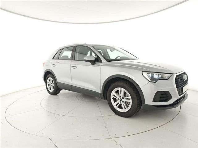 AUDI Q3 40 TDI quattro S tronic Business