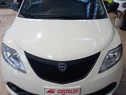 LANCIA YPSILON 1.0 FireFly 5 porte S&S Hybrid Ecochic Silver