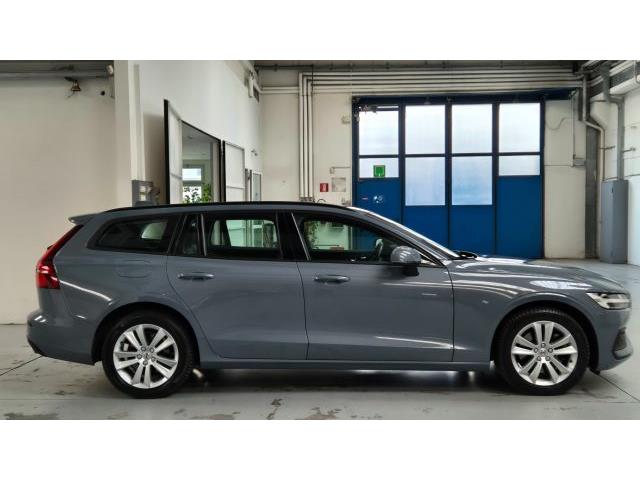 VOLVO V60 B4 (d) Geartronic Momentum Business