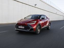 TOYOTA C-HR 2.0 PHEV Lounge Premiere