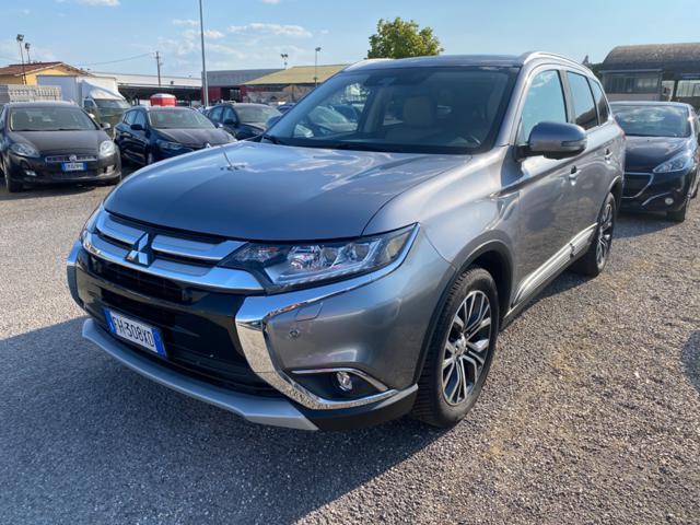 MITSUBISHI OUTLANDER 2.2 DI-D 4WD Instyle Plus SDA 7 posti