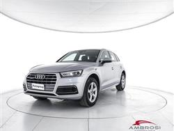 AUDI Q5 40 TDI quattro S tronic Business