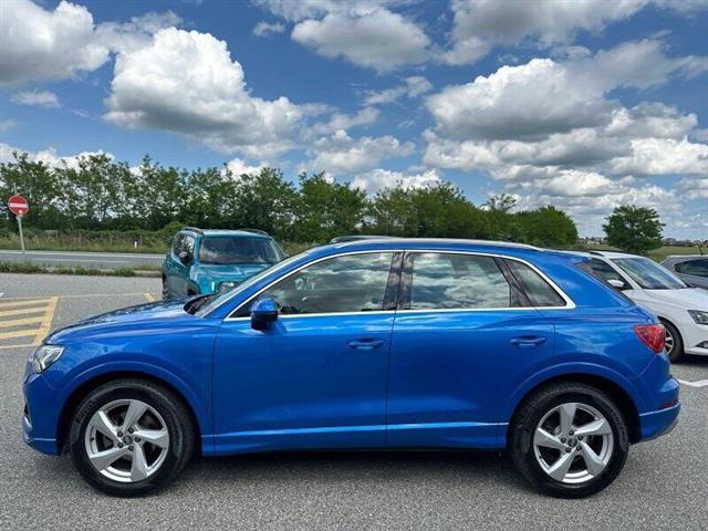 AUDI Q3 35 TDI S tronic Business Advanced