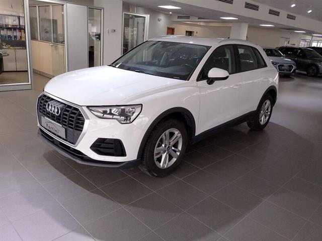 AUDI Q3 35 TDI S tronic Business