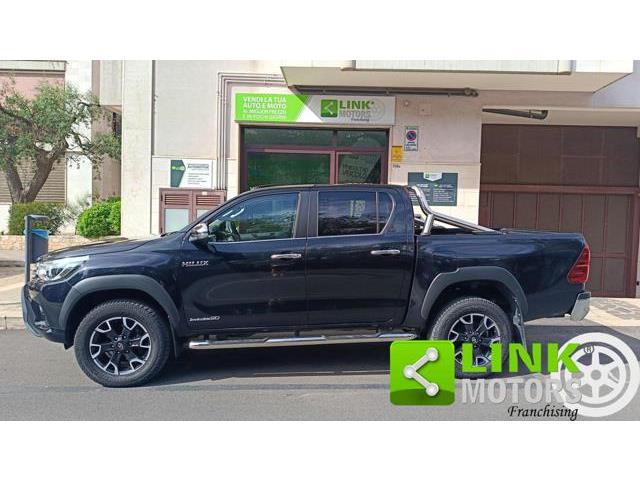 TOYOTA HILUX 2.4 D-4D 4WD 4 porte Double Cab Executive