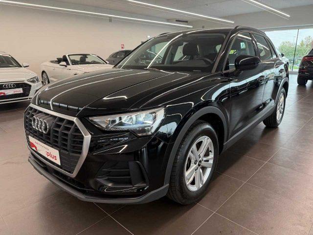 AUDI Q3 35 TFSI Business