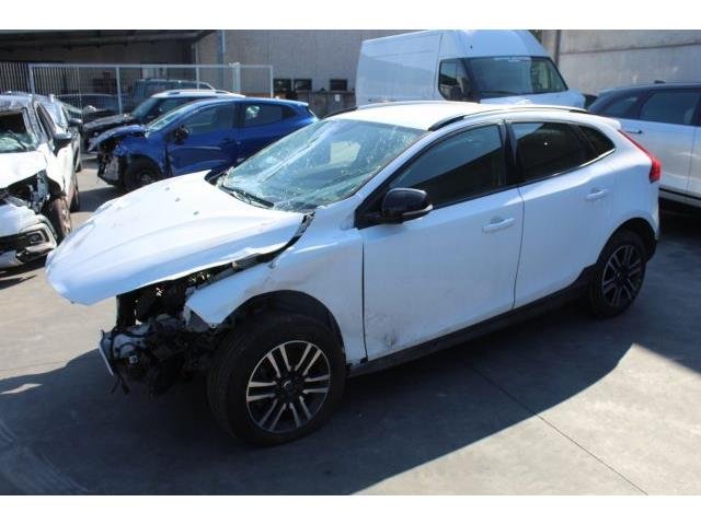 VOLVO V40 CROSS COUNTRY 2.0 D2 120CV BUSINESS CAMBIO MANUALE