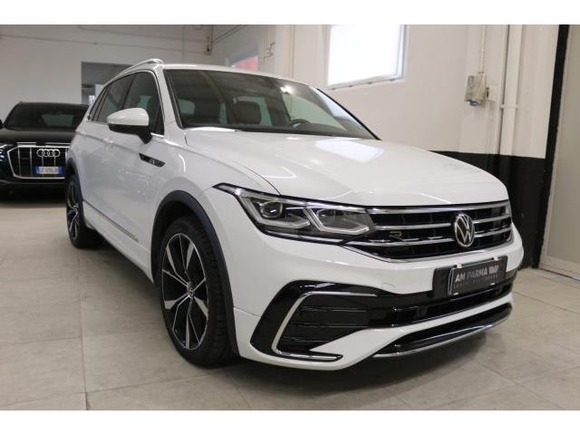 VOLKSWAGEN TIGUAN 2.0 TDI 150 CV SCR DSG R-Line NEW MODEL