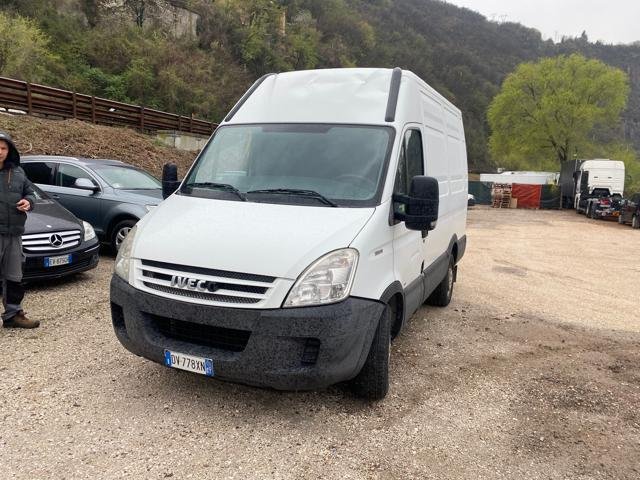 IVECO DAILY 35S18 3.0 L1-H2 Furgone