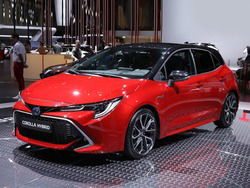 TOYOTA COROLLA TOURING SPORTS 1.8H STYLE CVT