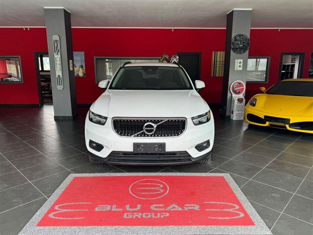 VOLVO XC40 D3 AWD Geartronic Momentum