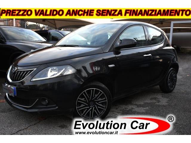 LANCIA YPSILON 1.0 FireFly 5 p. S&S Hybrid Gold **5 POSTI**