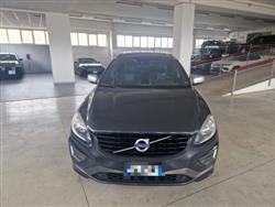 VOLVO XC60 D3 Geartronic R-design Momentum