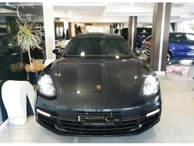 PORSCHE Panamera 4