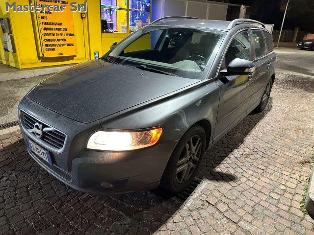 VOLVO V50 1.6 d2 R-design 115cv tg.  EK281YY