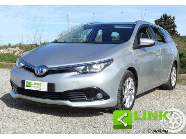 TOYOTA AURIS 1.8 Hybrid Lounge