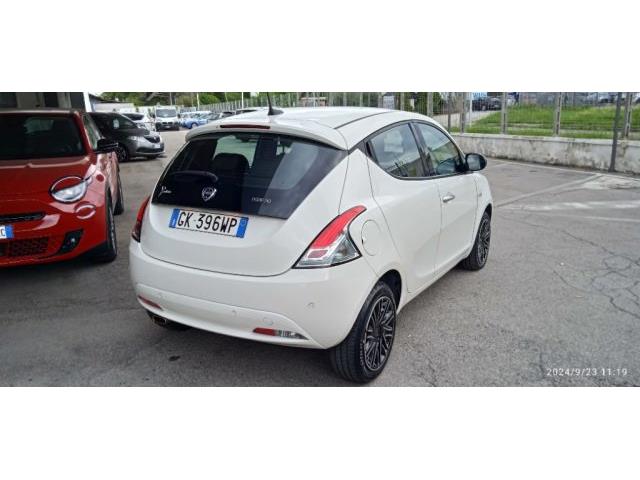 LANCIA YPSILON 1.0 FireFly 5 porte S&S Hybrid Gold