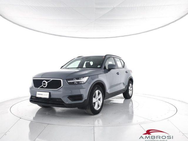 VOLVO XC40 T2 Momentum Core