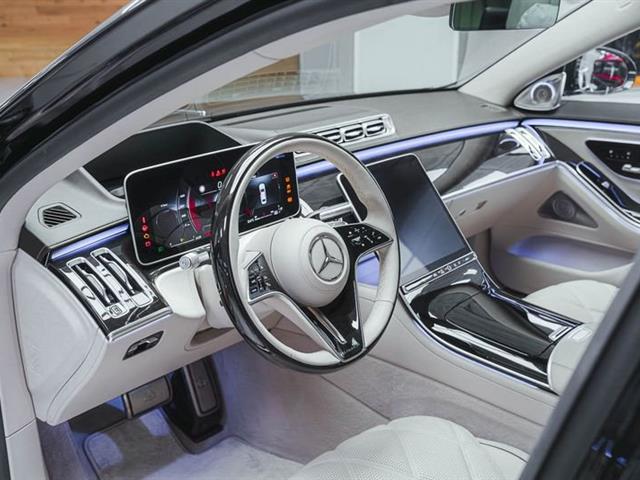 MERCEDES MAYBACH S 680 First Class