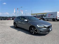 VOLVO V40 T3 R-design