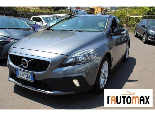 VOLVO V40 Cross Country 2.0 d2 Momentum geartronic