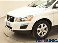 VOLVO XC60 2.0 DRIVe KINETIC TETTO