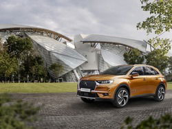 DS 7 CROSSBACK E-TENSE 
          DS7 CROSSBACK 1.6 E-TENSE PHEV GRAND CHIC 4X4 AUT