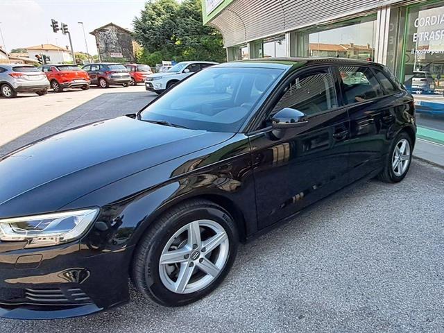 AUDI A3 SPB 40 TFSI quattro S tronic Business