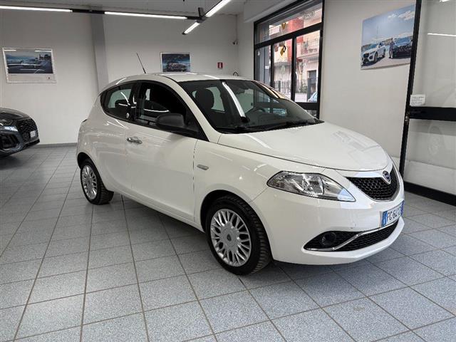 LANCIA Ypsilon 1.2 69 CV 5p. GPL Ecochic Gold