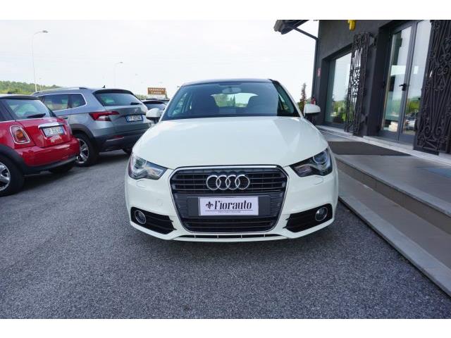 AUDI A1 1.6 TDI 105 CV Attraction