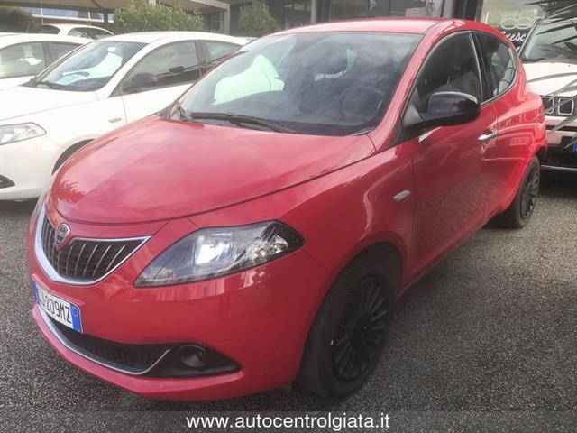 LANCIA YPSILON 1.0 FireFly 5 porte S&S Hybrid Ecochic Silver