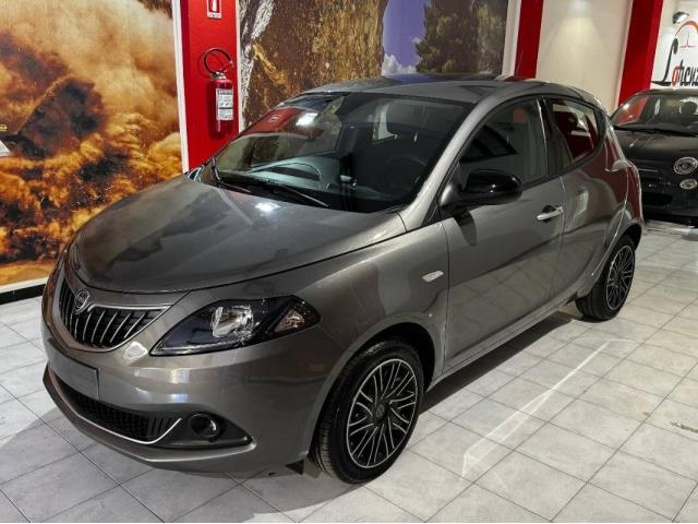 LANCIA Ypsilon 1.0 firefly hybrid Gold s&s 70cv 5p.ti