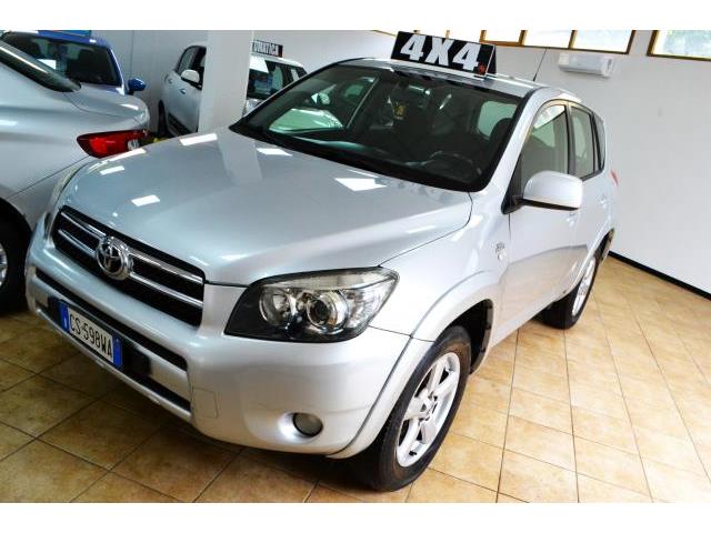 TOYOTA RAV4 2.2 D-4D 177CV Luxury