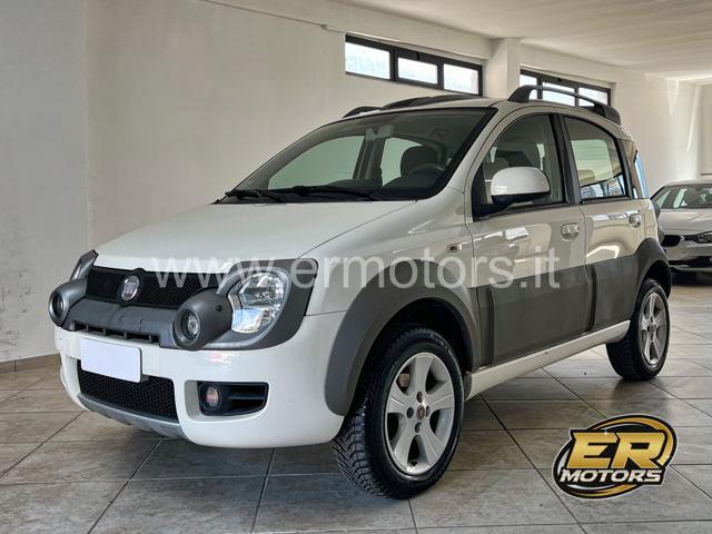 FIAT PANDA 1.3 MJT 4x4 Cross: Perfetta per Ogni Terreno