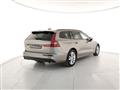 VOLVO V60 B4 (d) Gear. Momentum Business - Solo operatori