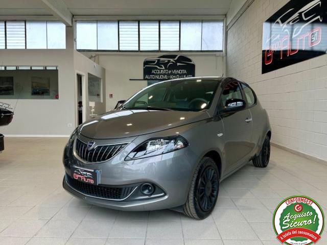 LANCIA YPSILON 1.0 FireFly S&S Hybrid Ecochic Silver *NEOPAT*