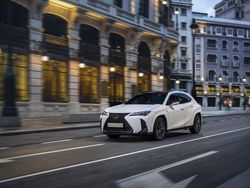 LEXUS UX Hybrid Midnight Edition